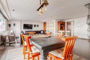 Santa Fe, Spectacular Home with Balcony